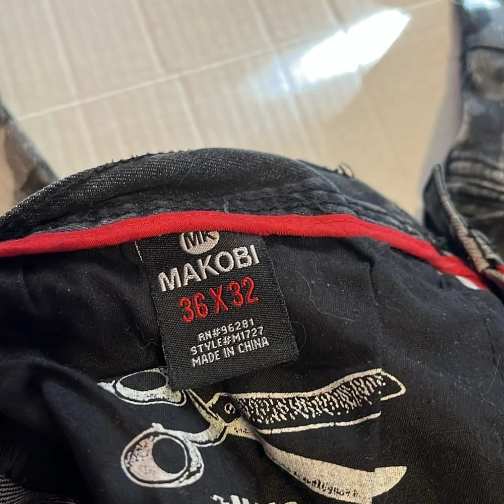 MAKOBI 36x 32